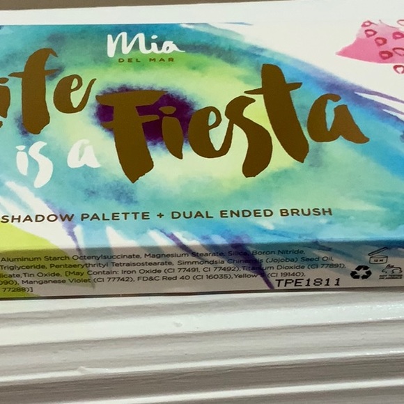 New MIA DEL MAR eyeshadow - Picture 2 of 5